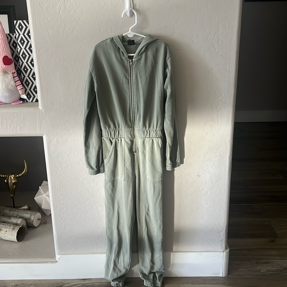 Girls one piece zip up long sleeve hooded romper